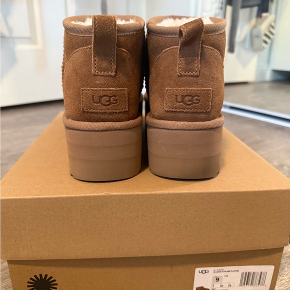 UGG Classic Ultra Mini Platform Chestnut Brown Size 9